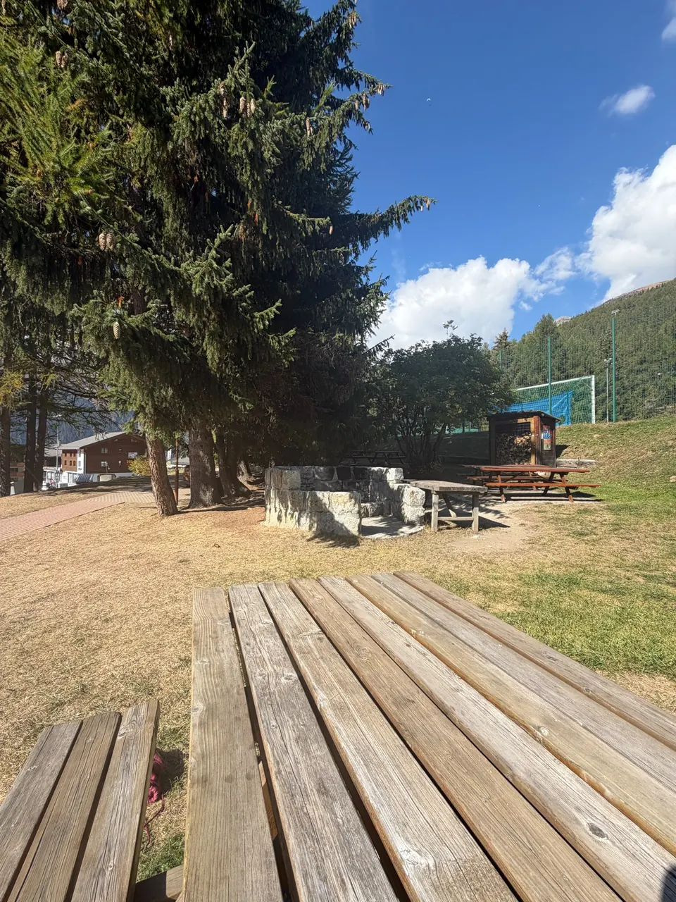 Grillstelle und Picknickplätze