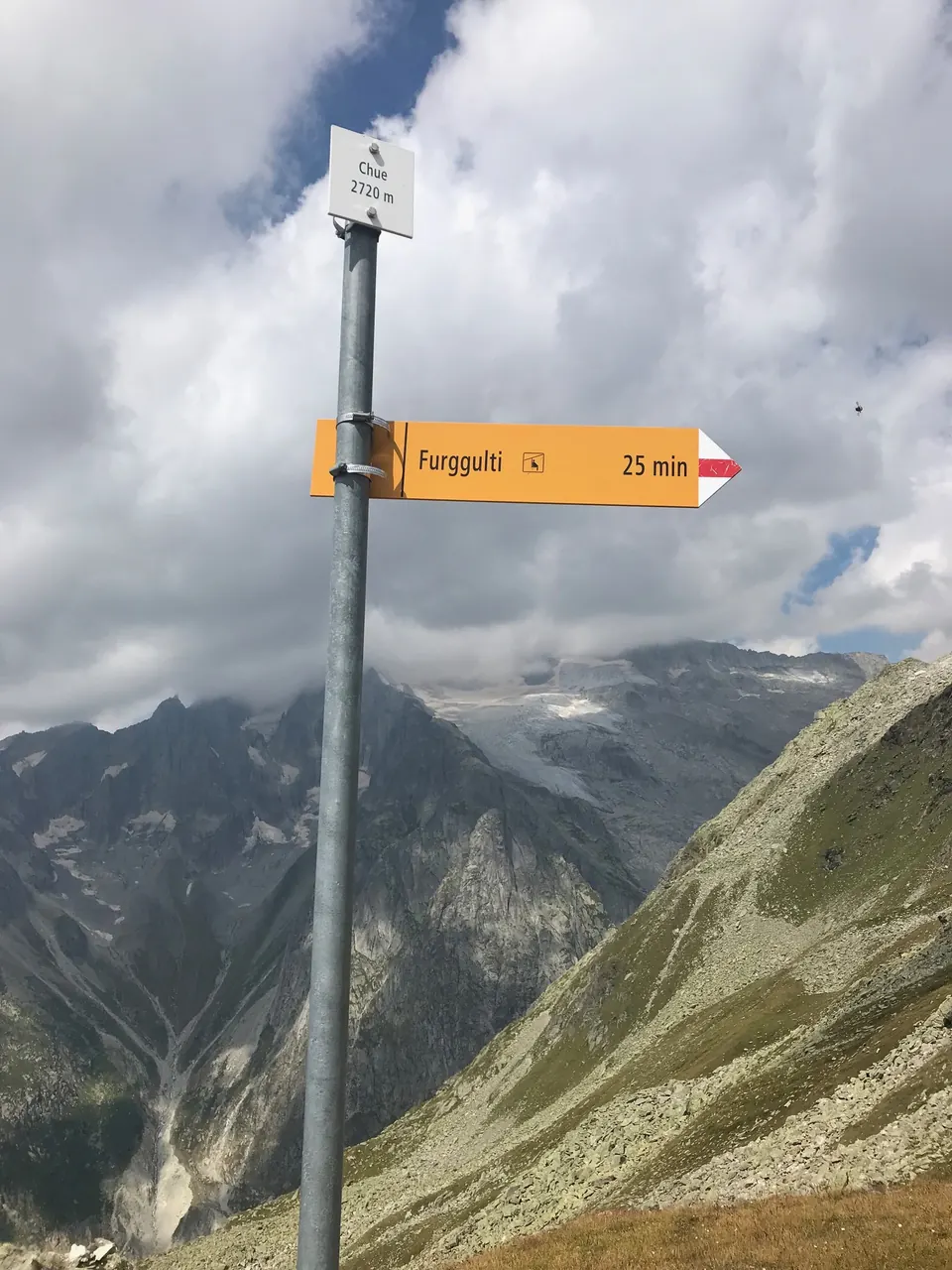Wegweiser zum Chue (2720 m)