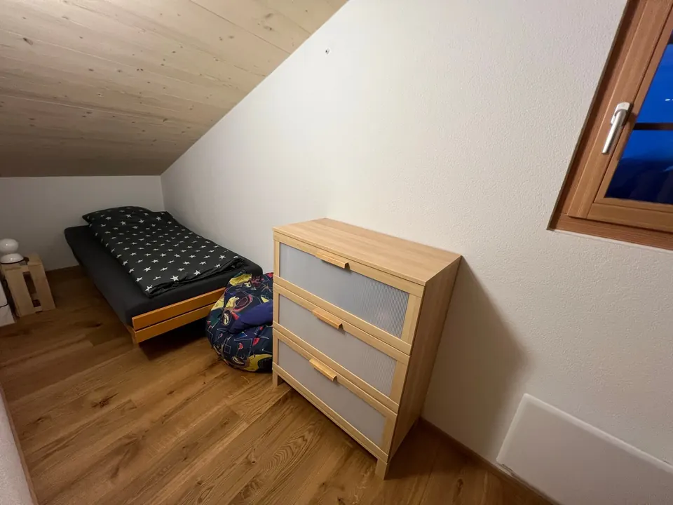 Dachgeschoss · Zimmer 3 mit Einzelbett